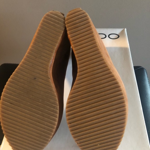 Brown wedge pumps - Picture 2 of 3